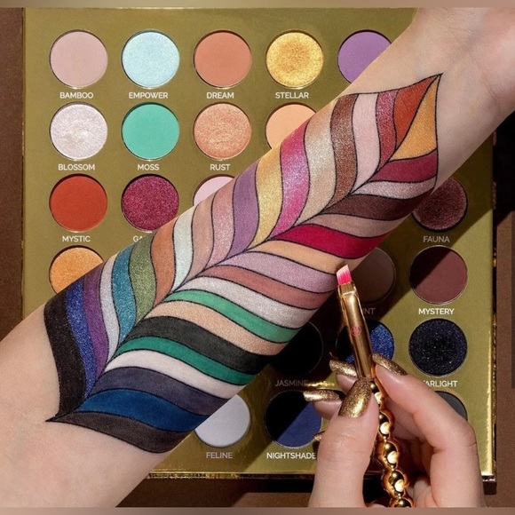 Doja Cat Eye Shadow Palette Limited Edition - Picture 2 of 14